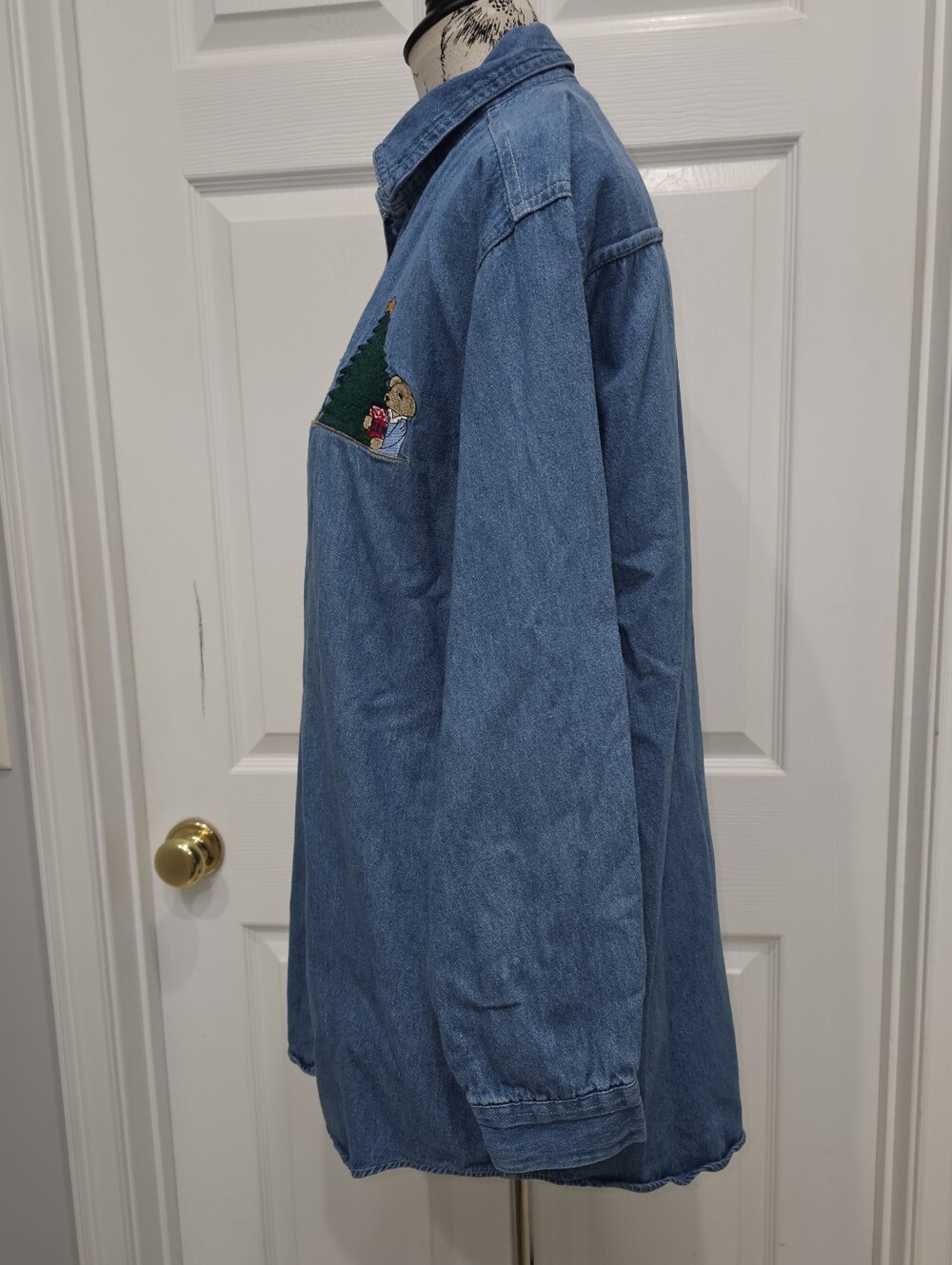 Vintage Quizz Denim Holiday Button-Up Shirt - Light Blue, Size Large - Picture 5 of 12